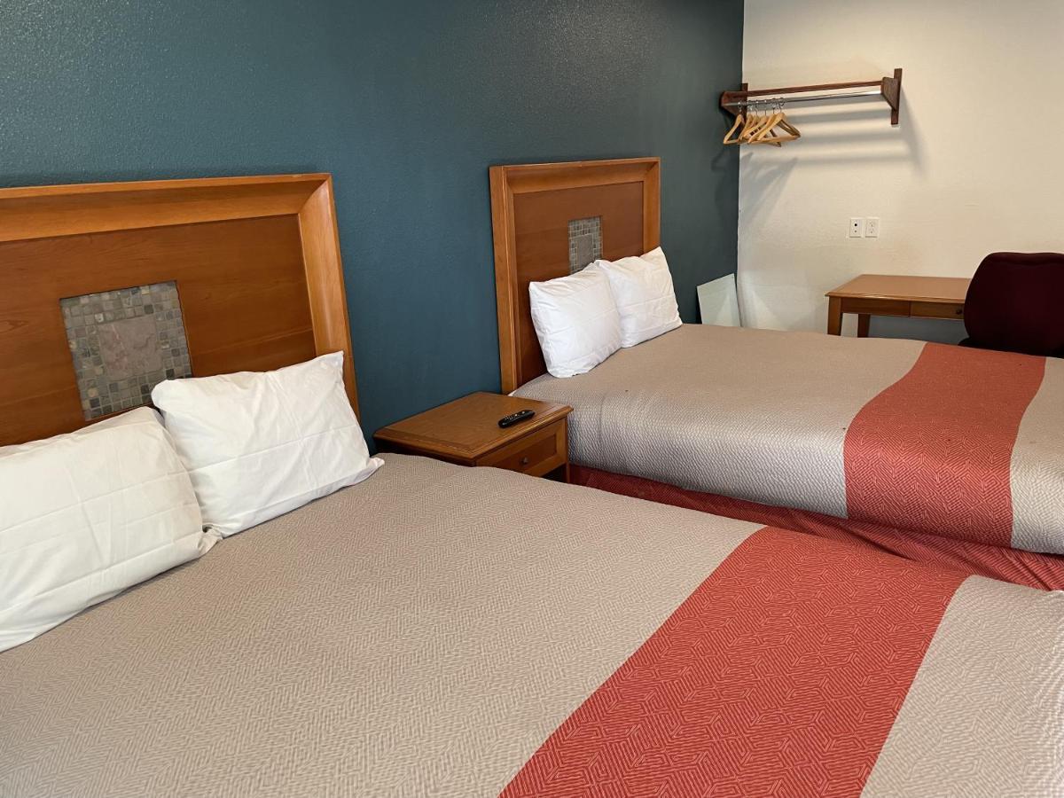 Snyder Town Place Studio Apartment מראה חיצוני תמונה