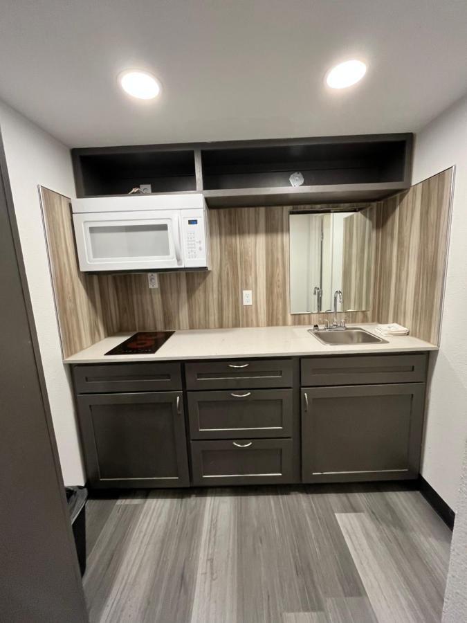 Snyder Town Place Studio Apartment מראה חיצוני תמונה