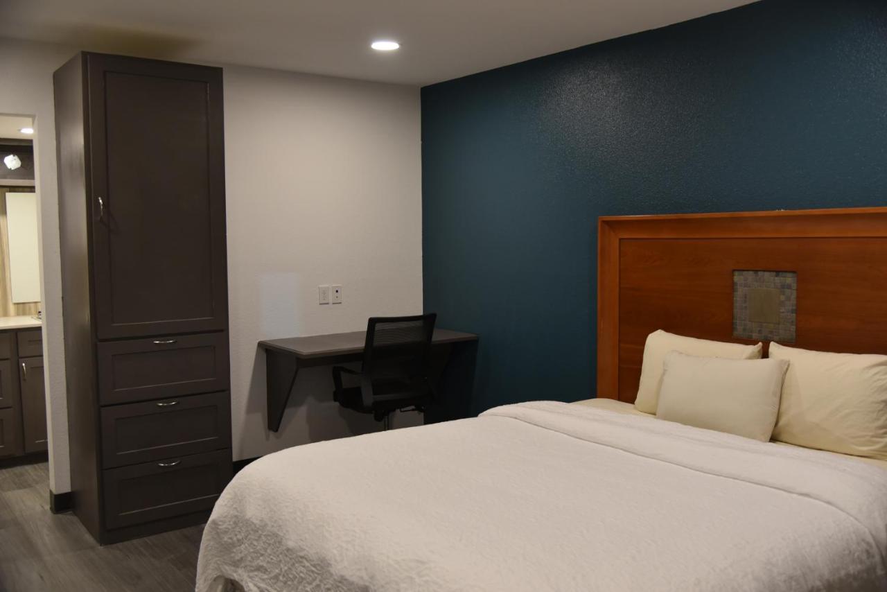 Snyder Town Place Studio Apartment מראה חיצוני תמונה