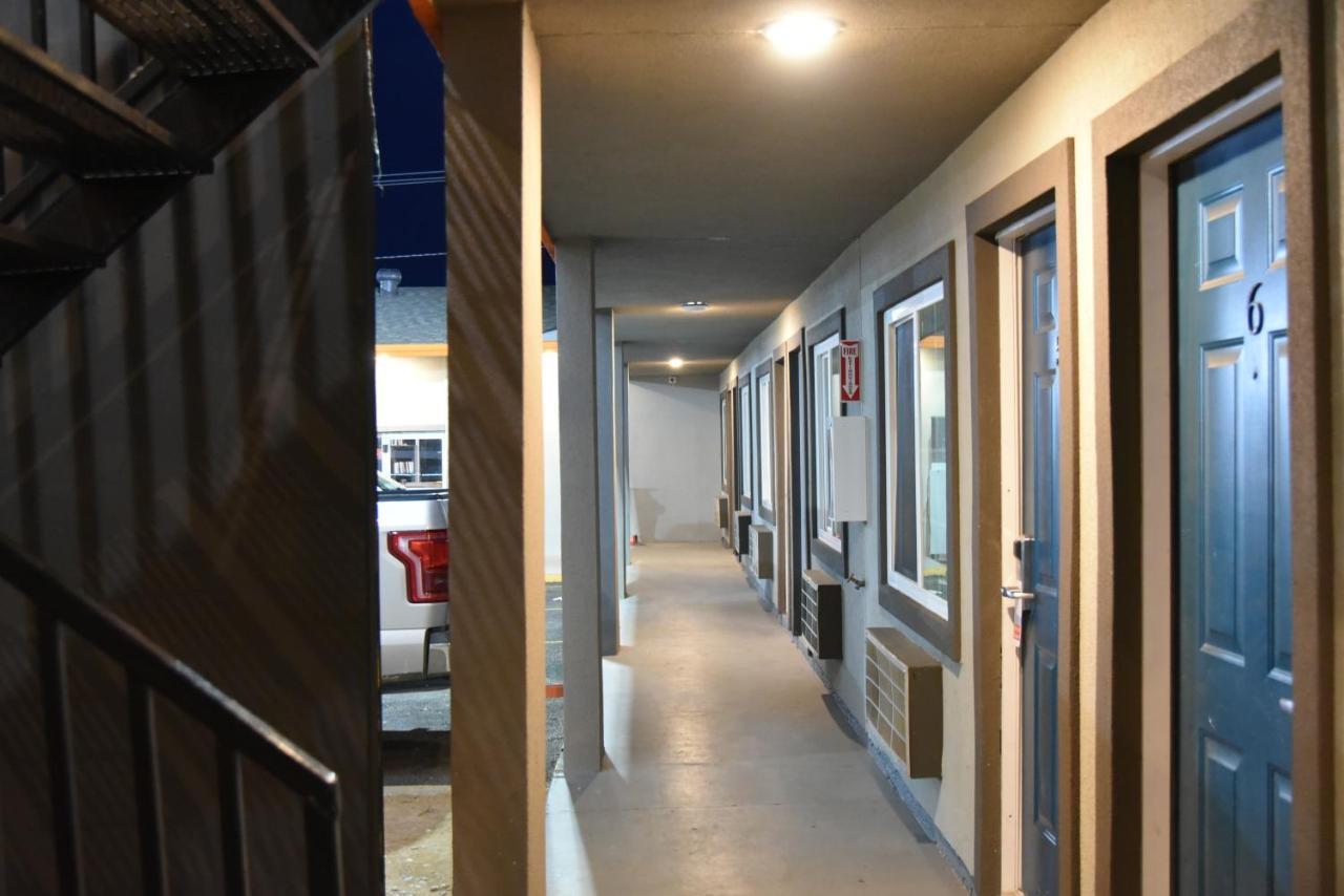 Snyder Town Place Studio Apartment מראה חיצוני תמונה
