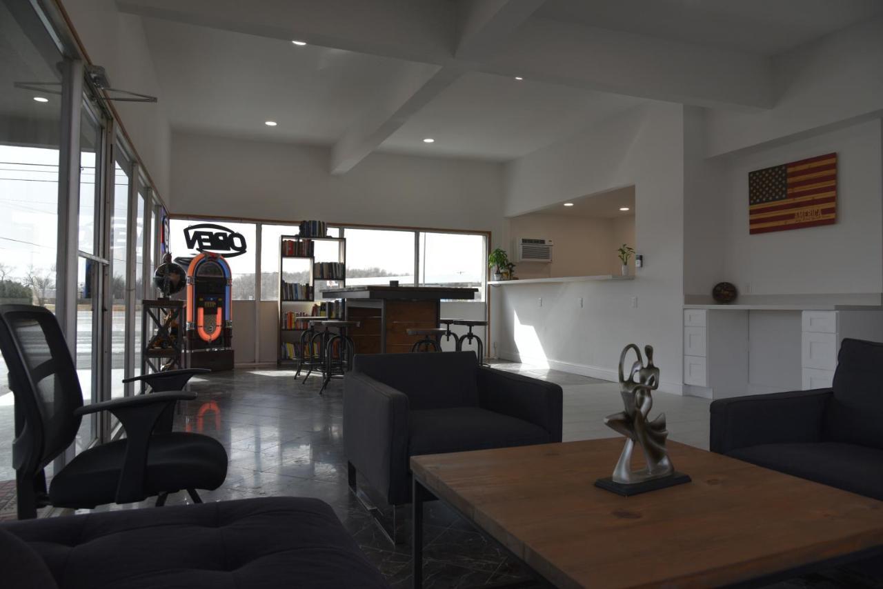 Snyder Town Place Studio Apartment מראה חיצוני תמונה