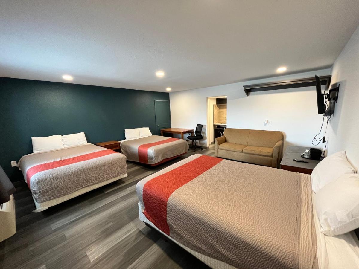 Snyder Town Place Studio Apartment מראה חיצוני תמונה