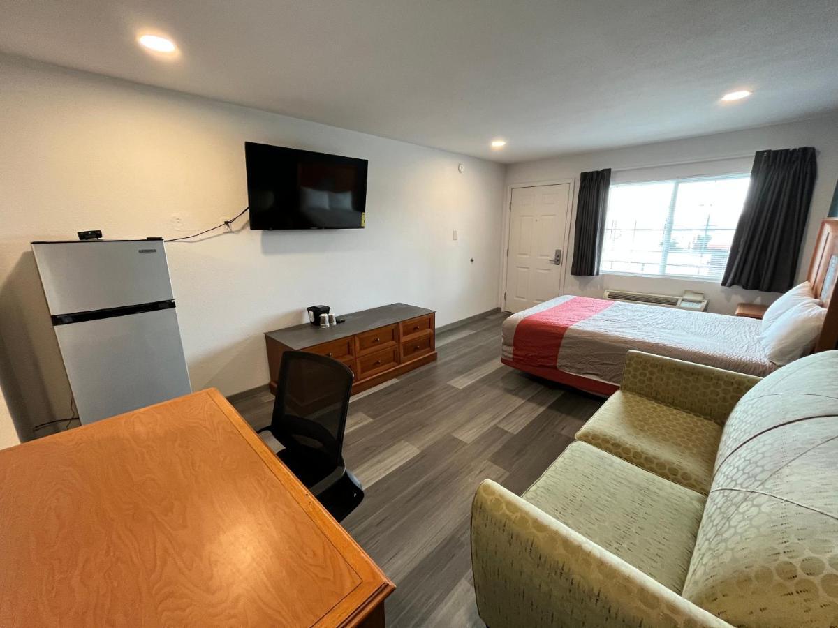 Snyder Town Place Studio Apartment מראה חיצוני תמונה