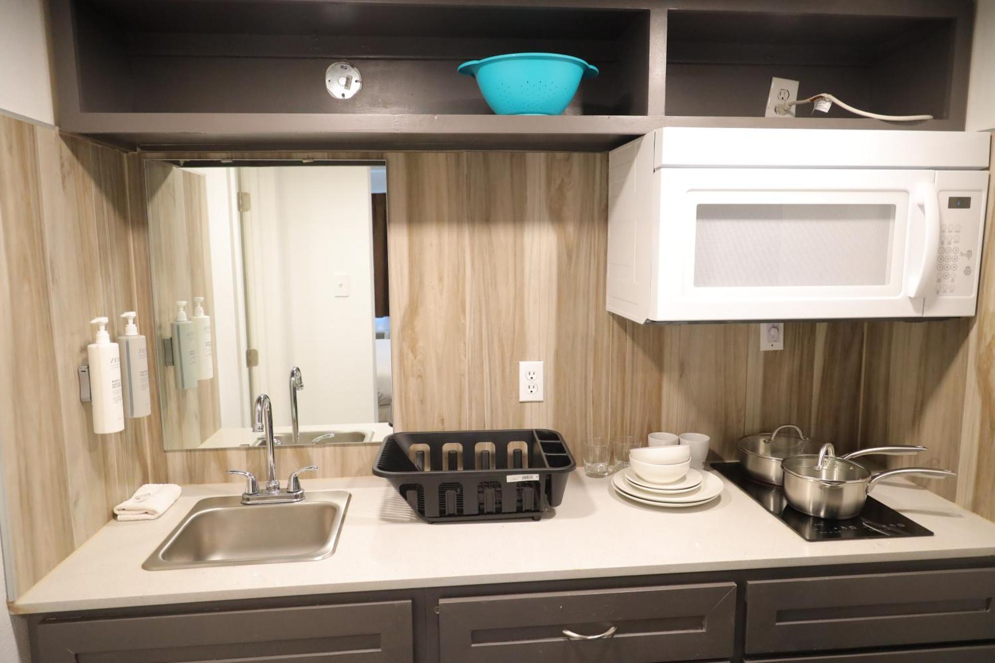 Snyder Town Place Studio Apartment מראה חיצוני תמונה
