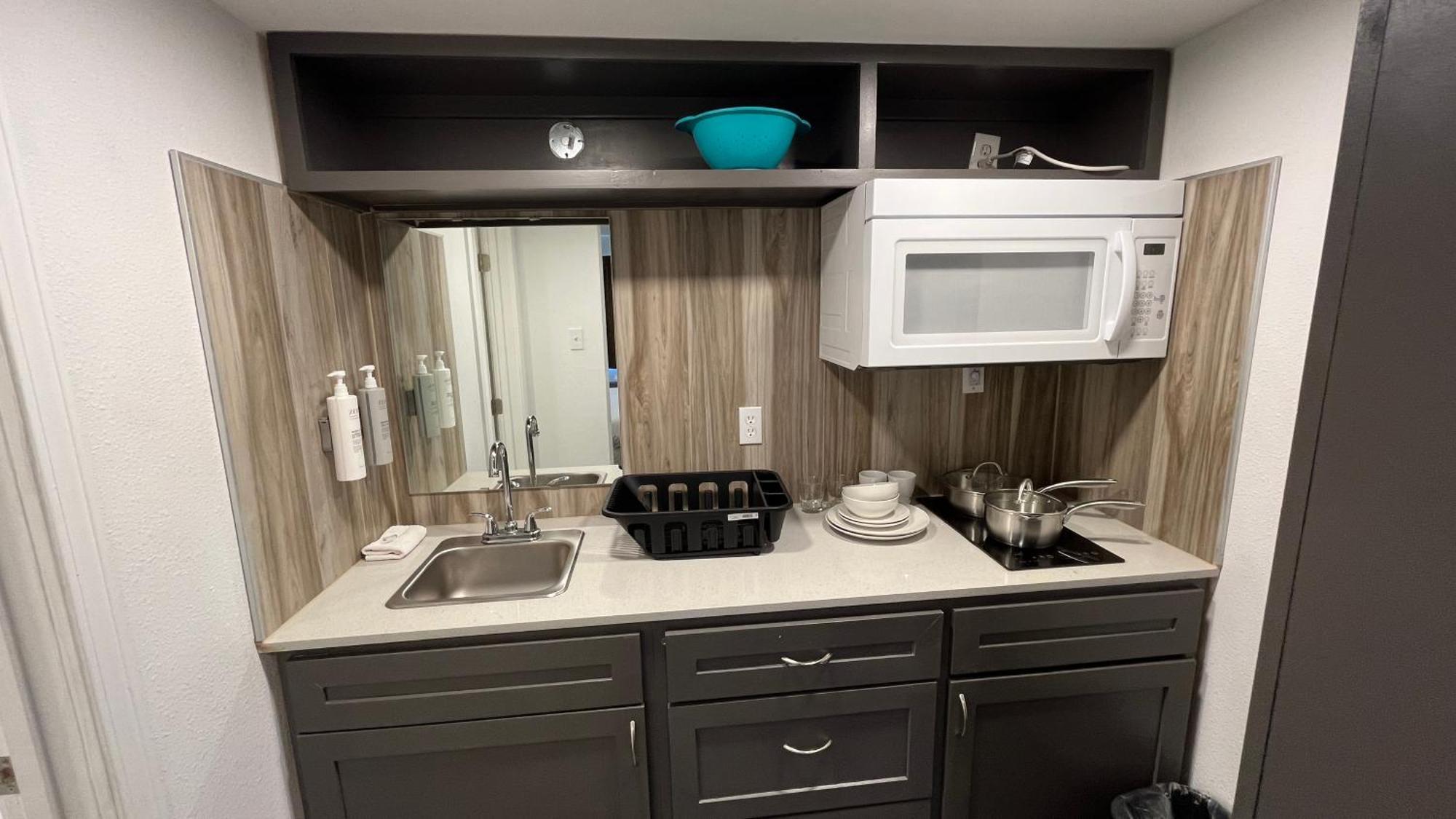 Snyder Town Place Studio Apartment מראה חיצוני תמונה